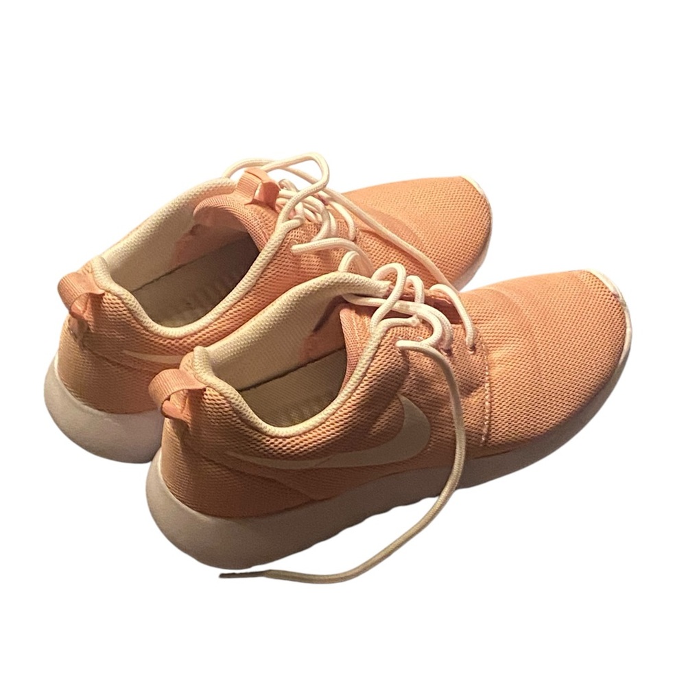 Size 6.5- Nike women’s Roshe One Low Crimson Tint